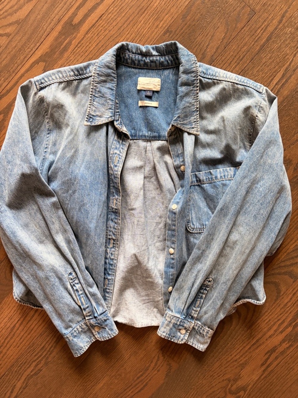 Universal thread (Target) cropped denim shirt